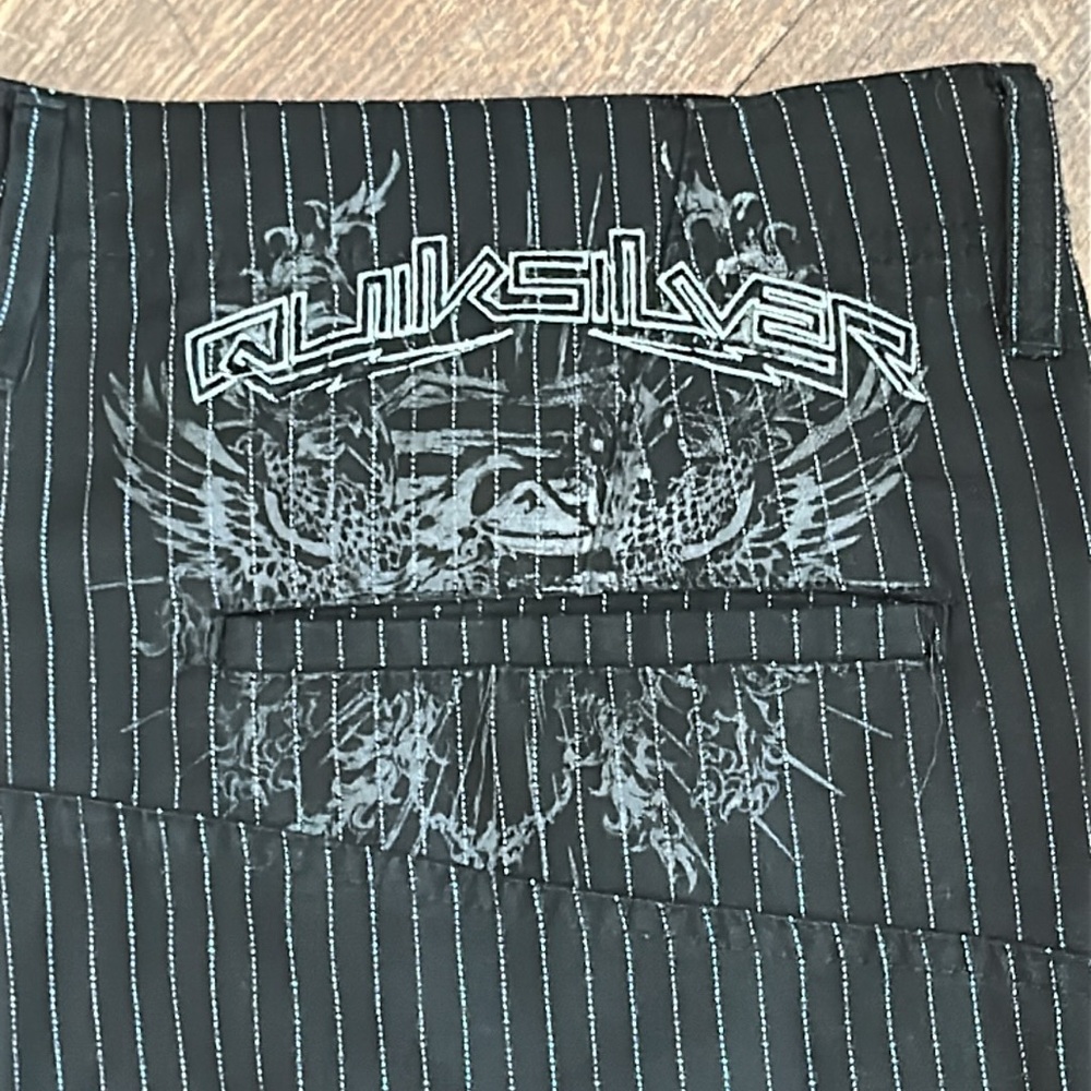 Quiksilver Shorts Mens Size 36 Pockets‎ Black Pinstripe Back Details Embroidered - Picture 6 of 7
